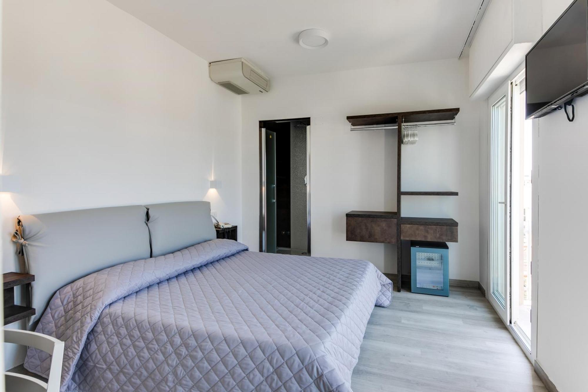Marittimo Riccione - Hotel Clipper Fronte Mare Esterno foto
