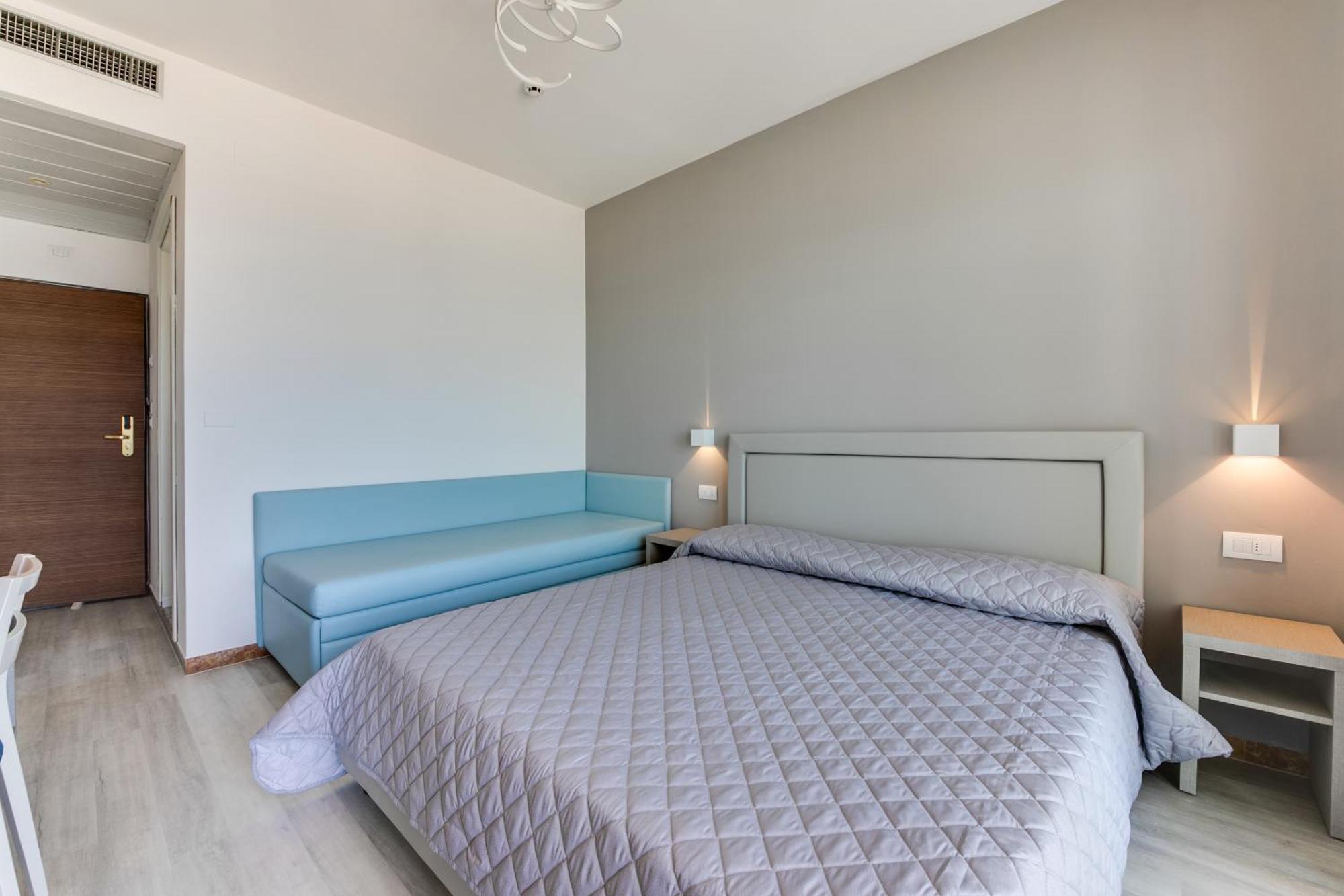 Marittimo Riccione - Hotel Clipper Fronte Mare Esterno foto