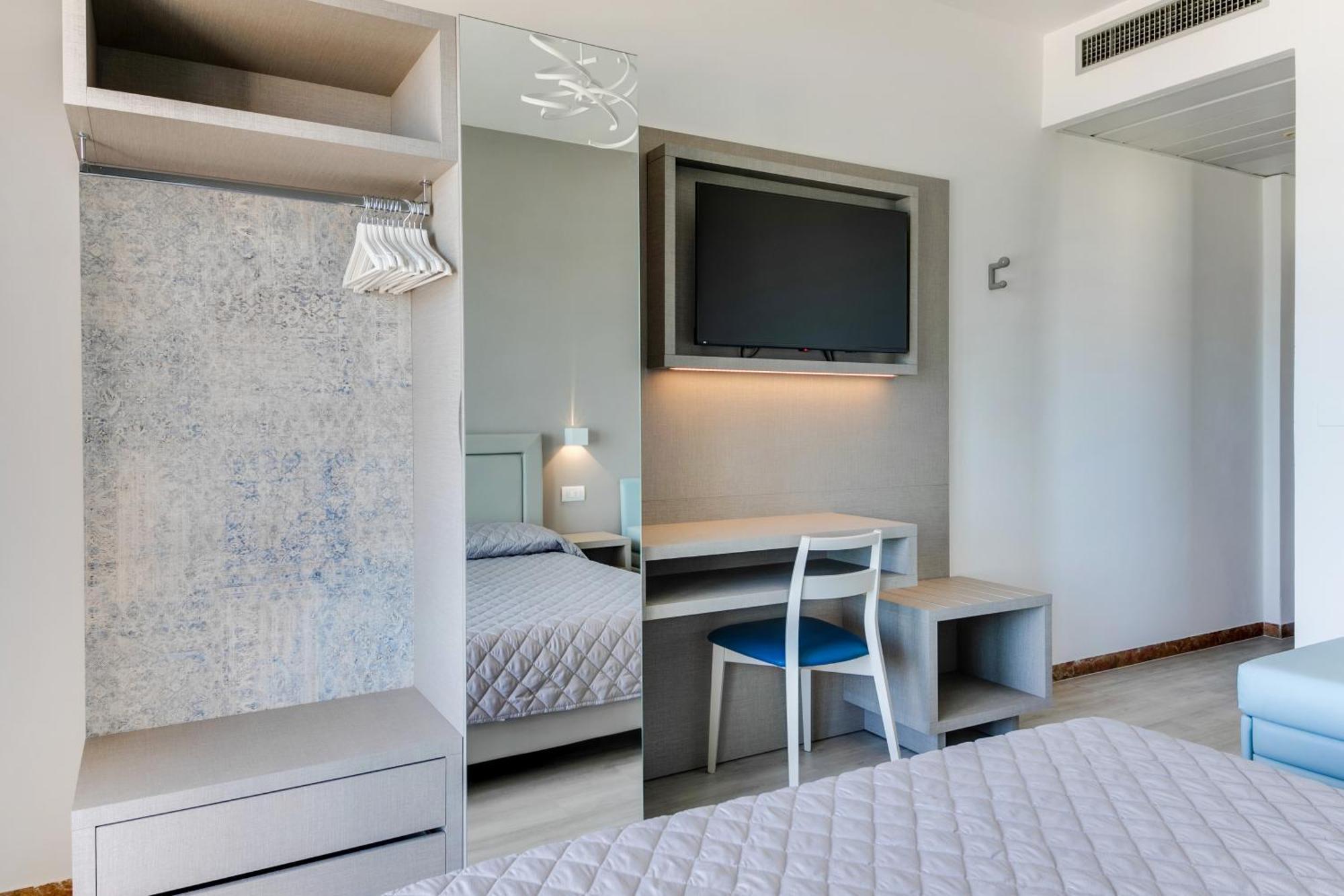 Marittimo Riccione - Hotel Clipper Fronte Mare Esterno foto