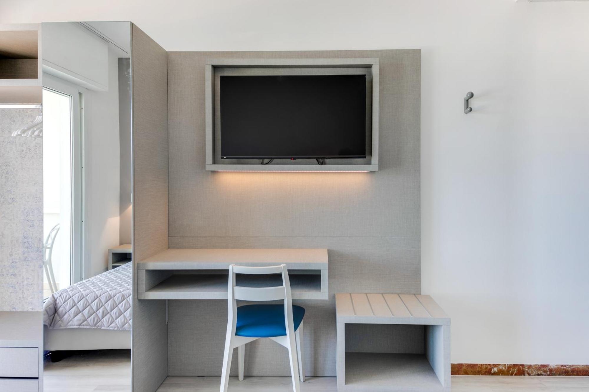 Marittimo Riccione - Hotel Clipper Fronte Mare Esterno foto