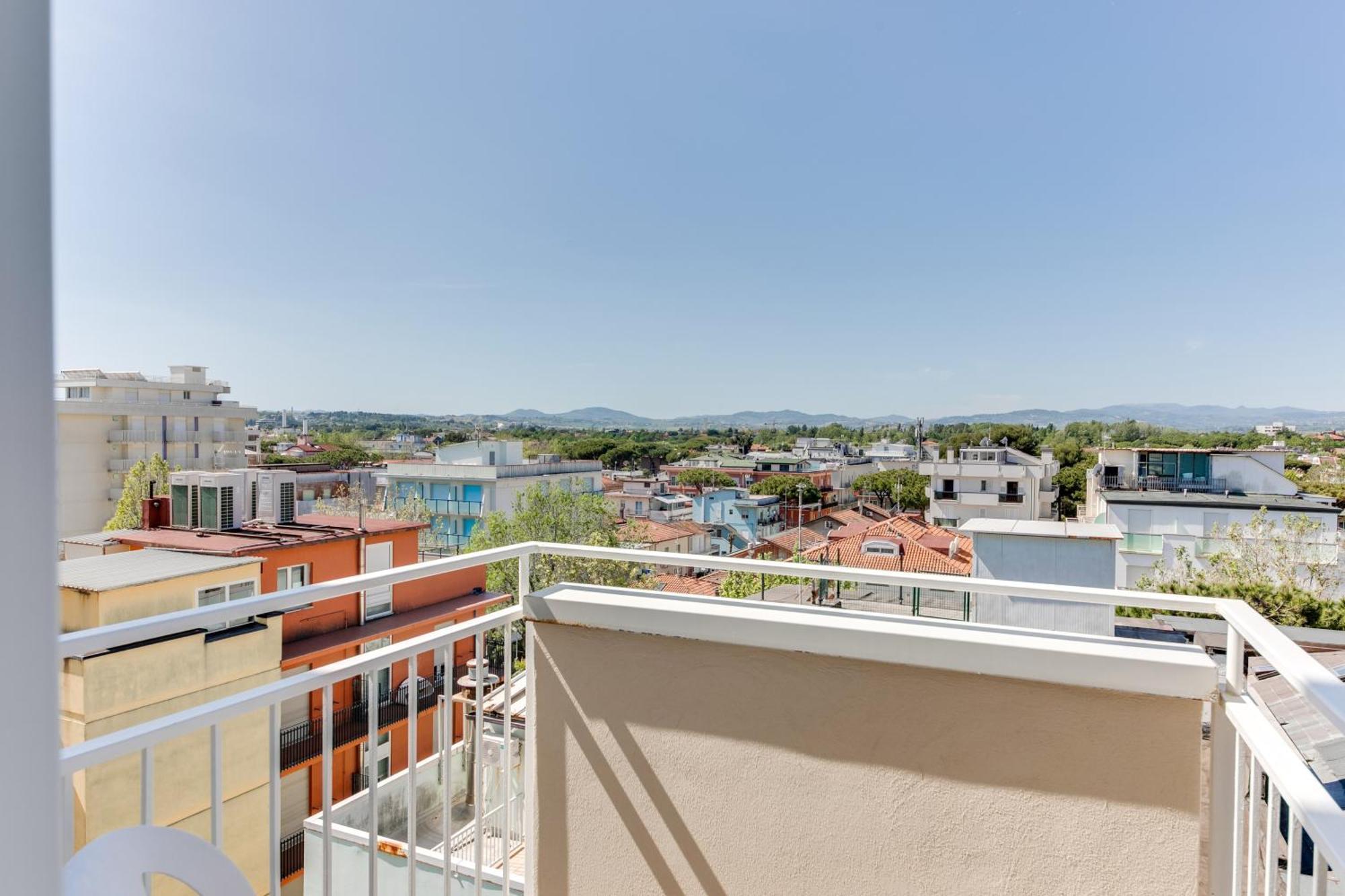 Marittimo Riccione - Hotel Clipper Fronte Mare Esterno foto
