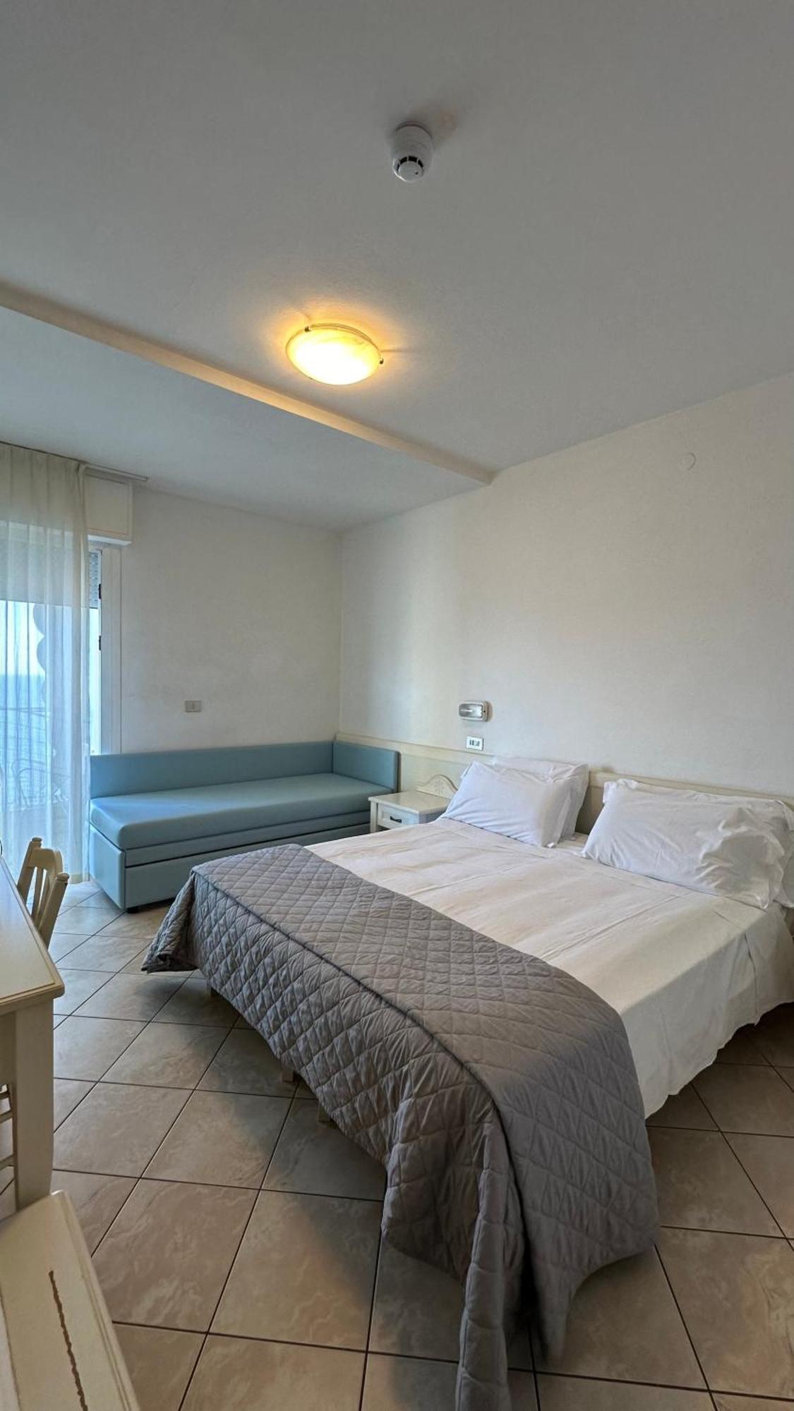 Marittimo Riccione - Hotel Clipper Fronte Mare Esterno foto
