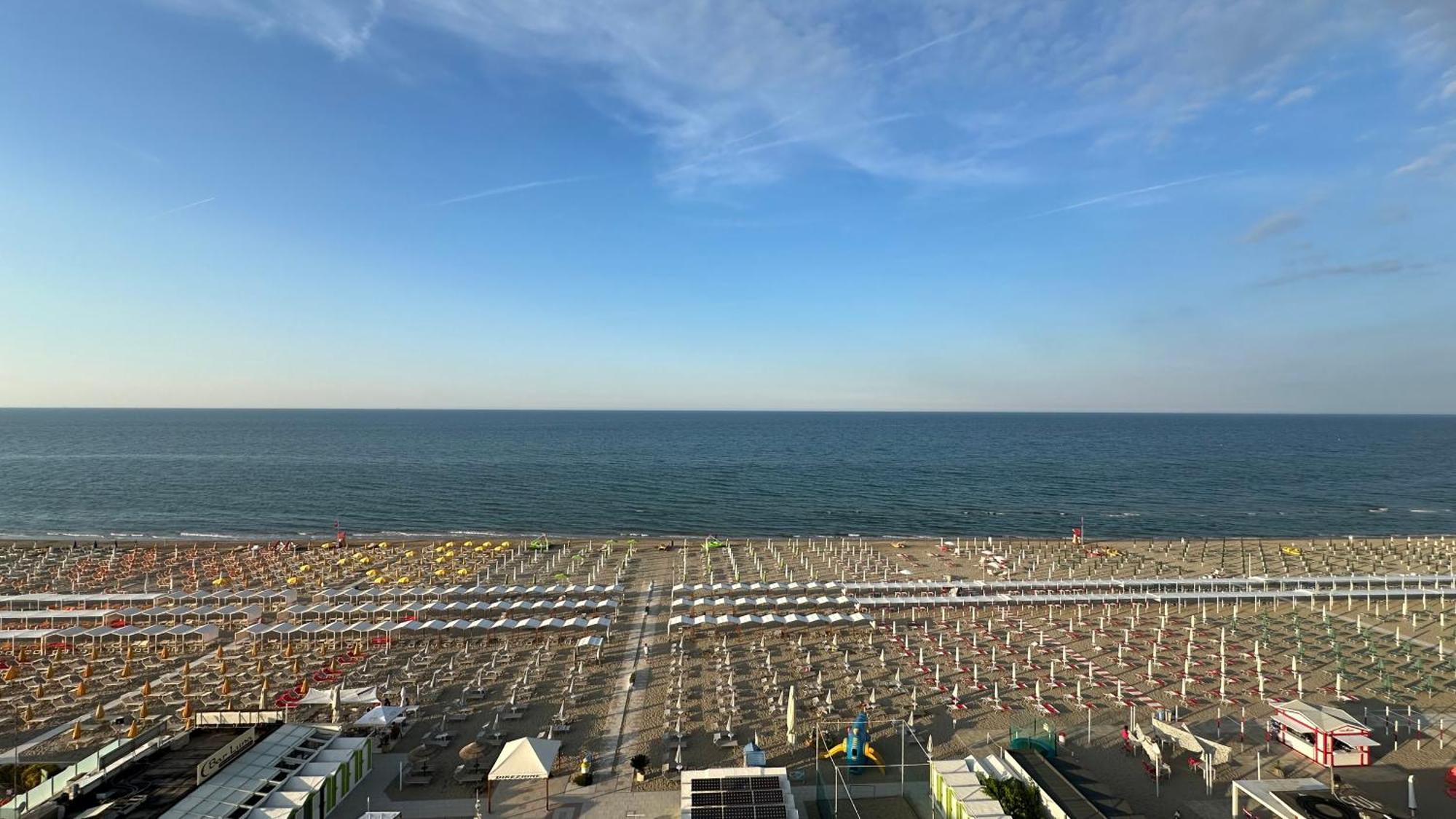 Marittimo Riccione - Hotel Clipper Fronte Mare Esterno foto